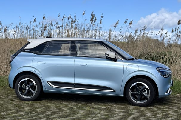 Dongfeng-zijkant--scaled