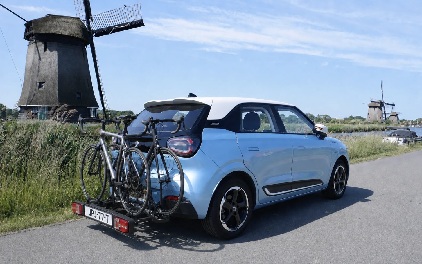 Afneembare trekhaak met fietsendrager op de Dongfeng BOX